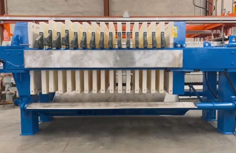 Vibrating filter press